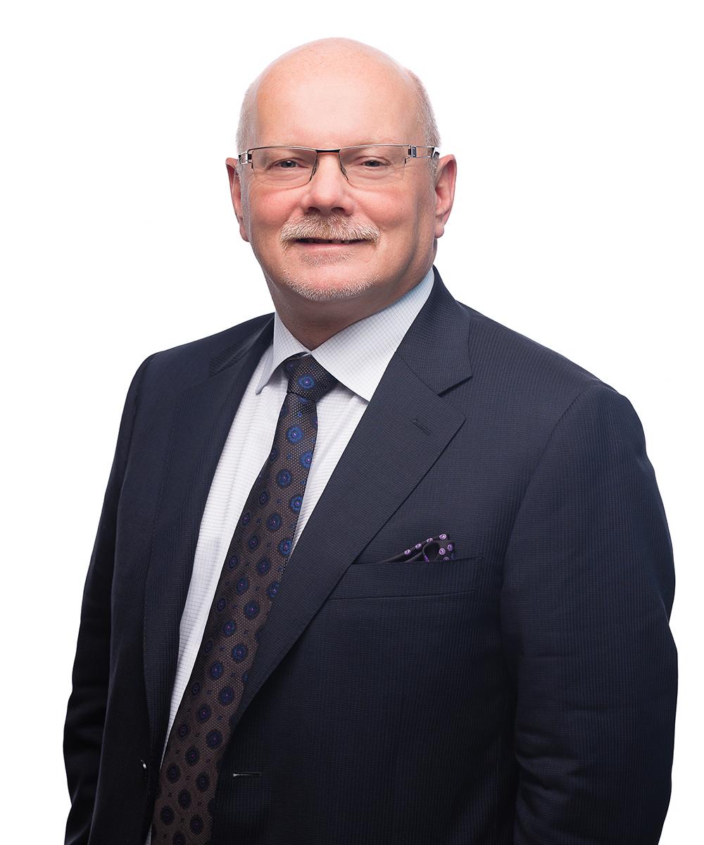 Colin Innes headshot